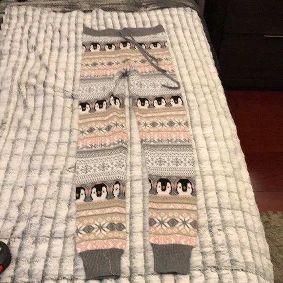 American Eagle Outfitters Pants - NWOT—-American Eagle penguin leggings